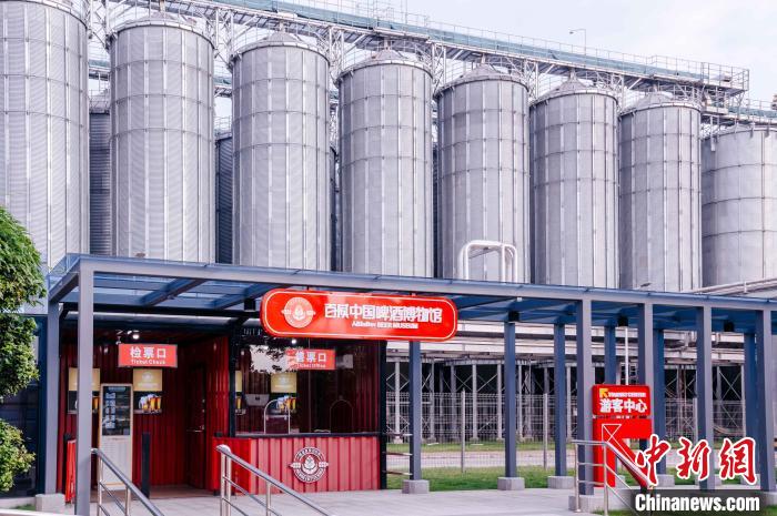 圖為基地原料立倉?！±钅宪?攝