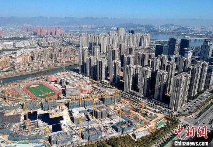 資料圖：航拍一處新建住宅。 <a target='_blank' href='/'>中新社</a>記者 呂明 攝