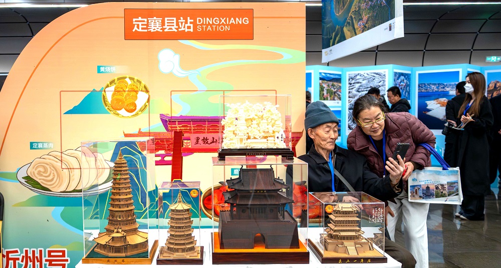 展覽現(xiàn)場設(shè)置了主題特色展臺。